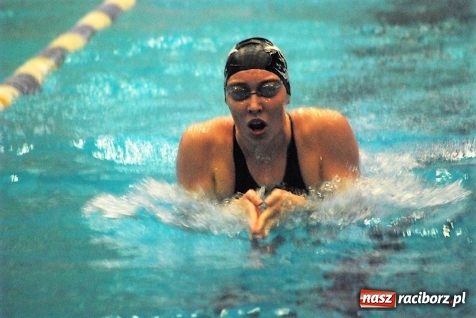 Zdjęcie w galerii na portalu naszraciborz.pl: Pływanie. Wieczna Agnieszka Ostrowska  wiadomości z regionu