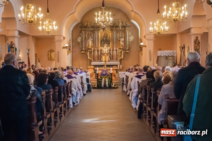 Zdjęcie w galerii na portalu naszraciborz.pl: Rodzinna Nędza żegna śp. ks. prof. dr. hab. Alojzego Marcola wiadomości z regionu