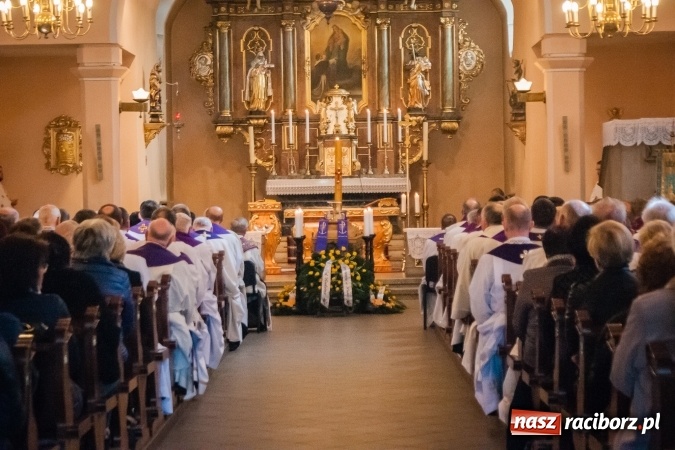 Zdjęcie w galerii na portalu naszraciborz.pl: Rodzinna Nędza żegna śp. ks. prof. dr. hab. Alojzego Marcola wiadomości z regionu