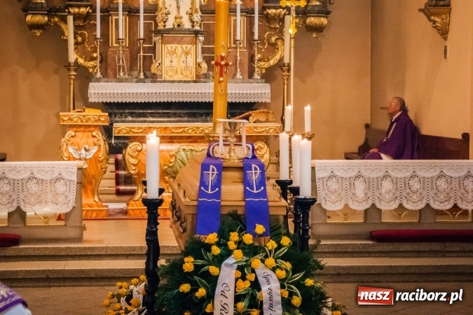 Zdjęcie w galerii na portalu naszraciborz.pl: Rodzinna Nędza żegna śp. ks. prof. dr. hab. Alojzego Marcola wiadomości z regionu