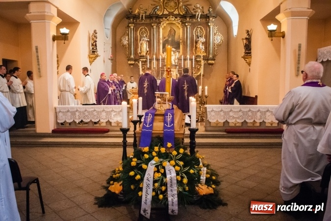 Zdjęcie w galerii na portalu naszraciborz.pl: Rodzinna Nędza żegna śp. ks. prof. dr. hab. Alojzego Marcola wiadomości z regionu