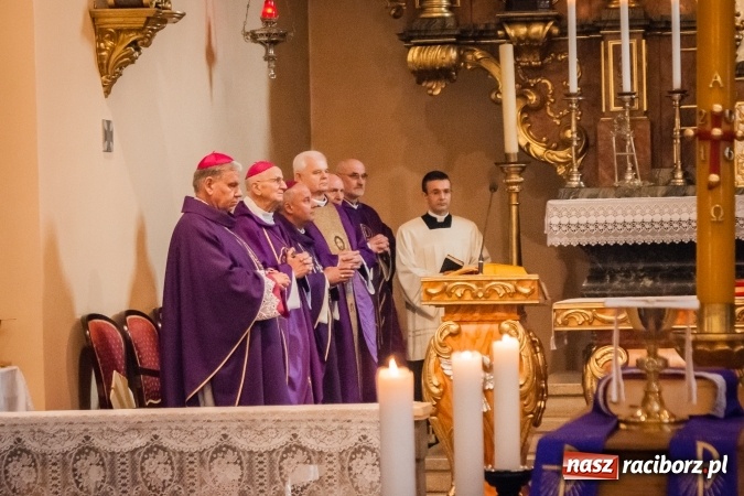 Zdjęcie w galerii na portalu naszraciborz.pl: Rodzinna Nędza żegna śp. ks. prof. dr. hab. Alojzego Marcola wiadomości z regionu
