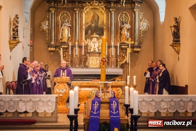 Zdjęcie w galerii na portalu naszraciborz.pl: Rodzinna Nędza żegna śp. ks. prof. dr. hab. Alojzego Marcola wiadomości z regionu