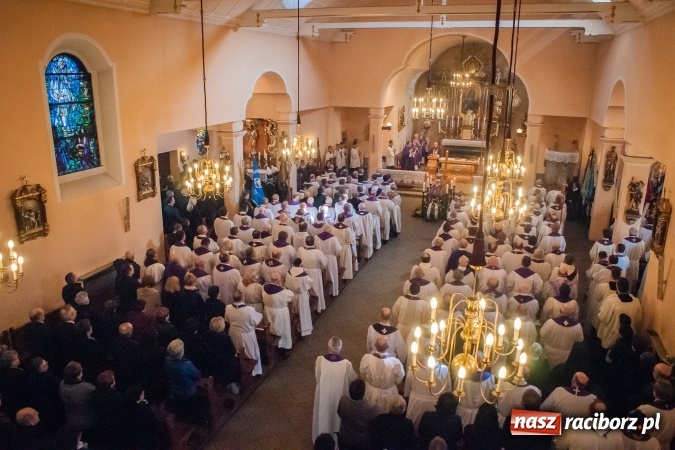 Zdjęcie w galerii na portalu naszraciborz.pl: Rodzinna Nędza żegna śp. ks. prof. dr. hab. Alojzego Marcola wiadomości z regionu