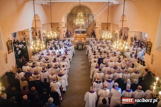 Zdjęcie w galerii na portalu naszraciborz.pl: Rodzinna Nędza żegna śp. ks. prof. dr. hab. Alojzego Marcola wiadomości z regionu