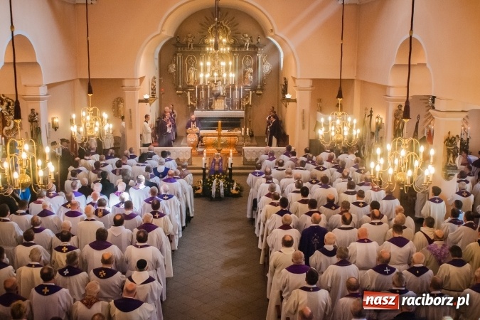 Zdjęcie w galerii na portalu naszraciborz.pl: Rodzinna Nędza żegna śp. ks. prof. dr. hab. Alojzego Marcola wiadomości z regionu