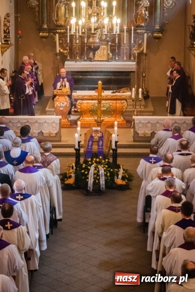Zdjęcie w galerii na portalu naszraciborz.pl: Rodzinna Nędza żegna śp. ks. prof. dr. hab. Alojzego Marcola wiadomości z regionu