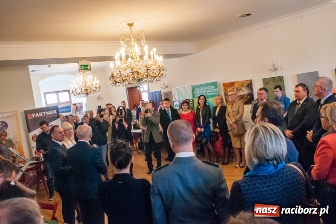 Zdjęcie w galerii na portalu naszraciborz.pl: Ogromna frekwencja na Powiatowych Targach Pracy  wiadomości z regionu