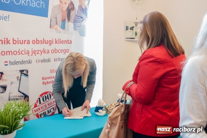 Zdjęcie w galerii na portalu naszraciborz.pl: Ogromna frekwencja na Powiatowych Targach Pracy  wiadomości z regionu