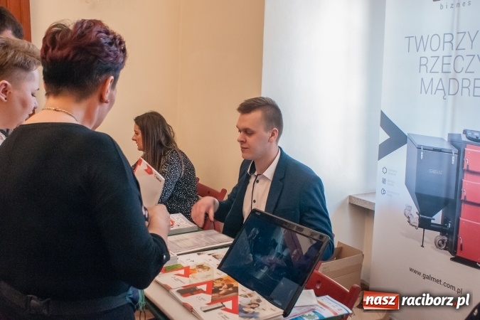 Zdjęcie w galerii na portalu naszraciborz.pl: Ogromna frekwencja na Powiatowych Targach Pracy  wiadomości z regionu