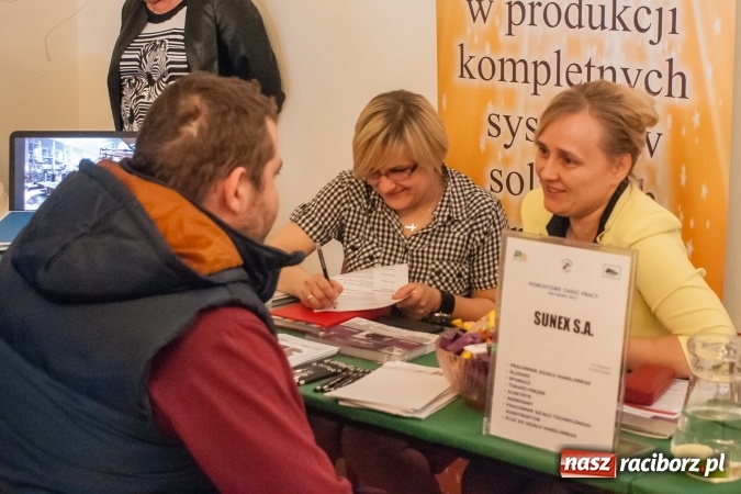 Zdjęcie w galerii na portalu naszraciborz.pl: Ogromna frekwencja na Powiatowych Targach Pracy  wiadomości z regionu