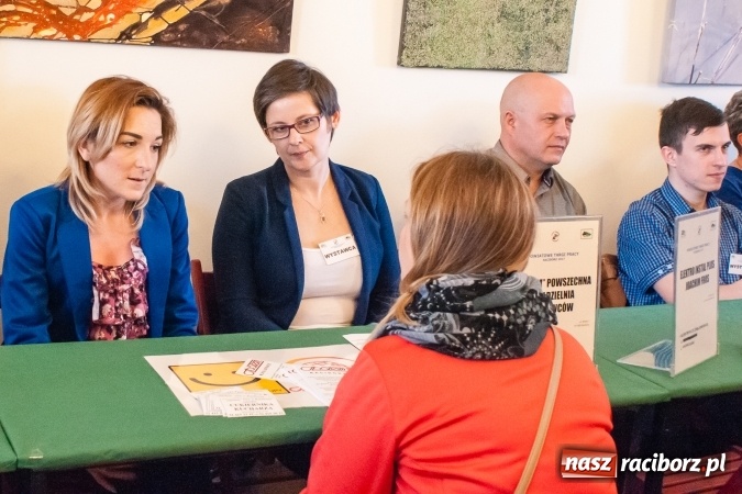 Zdjęcie w galerii na portalu naszraciborz.pl: Ogromna frekwencja na Powiatowych Targach Pracy  wiadomości z regionu