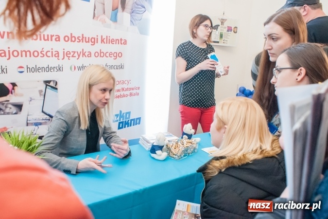 Zdjęcie w galerii na portalu naszraciborz.pl: Ogromna frekwencja na Powiatowych Targach Pracy  wiadomości z regionu