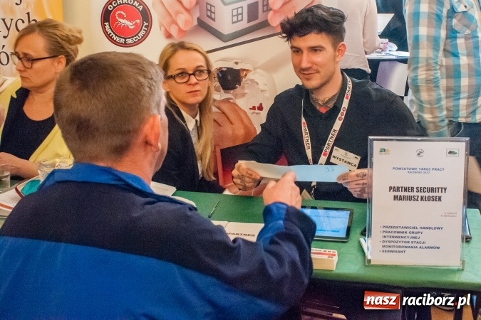 Zdjęcie w galerii na portalu naszraciborz.pl: Ogromna frekwencja na Powiatowych Targach Pracy  wiadomości z regionu