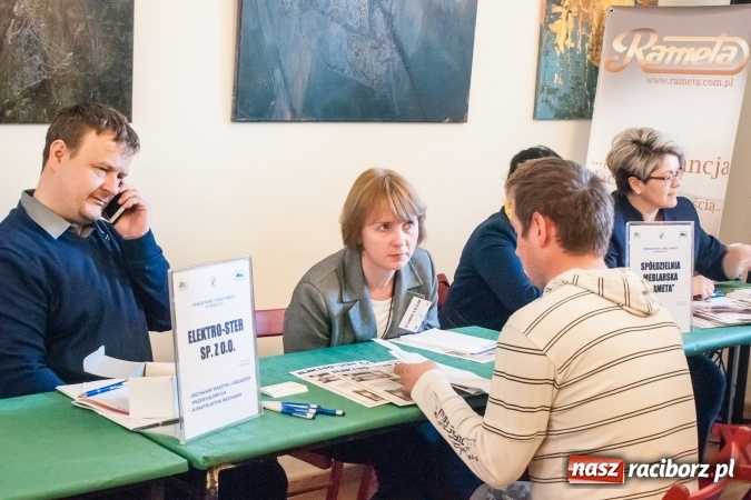 Zdjęcie w galerii na portalu naszraciborz.pl: Ogromna frekwencja na Powiatowych Targach Pracy  wiadomości z regionu