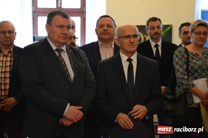 Zdjęcie w galerii na portalu naszraciborz.pl: Ogromna frekwencja na Powiatowych Targach Pracy  wiadomości z regionu