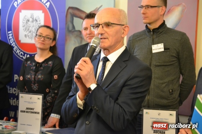 Zdjęcie w galerii na portalu naszraciborz.pl: Ogromna frekwencja na Powiatowych Targach Pracy  wiadomości z regionu