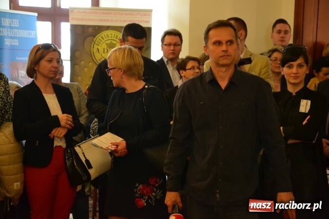 Zdjęcie w galerii na portalu naszraciborz.pl: Ogromna frekwencja na Powiatowych Targach Pracy  wiadomości z regionu