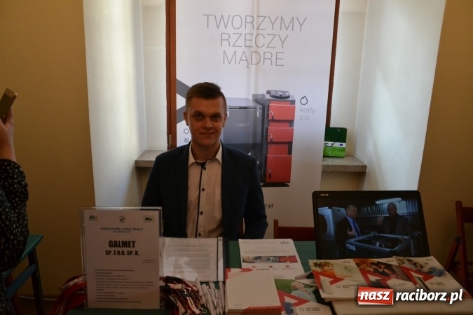 Zdjęcie w galerii na portalu naszraciborz.pl: Ogromna frekwencja na Powiatowych Targach Pracy  wiadomości z regionu
