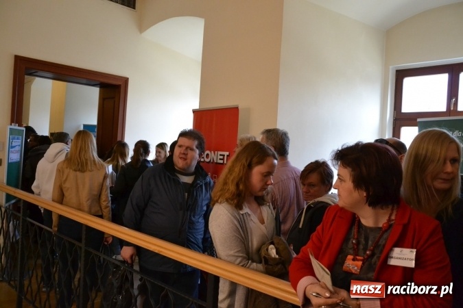 Zdjęcie w galerii na portalu naszraciborz.pl: Ogromna frekwencja na Powiatowych Targach Pracy  wiadomości z regionu