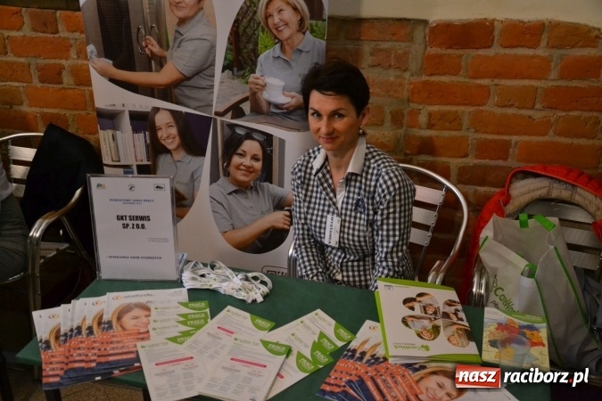 Zdjęcie w galerii na portalu naszraciborz.pl: Ogromna frekwencja na Powiatowych Targach Pracy  wiadomości z regionu