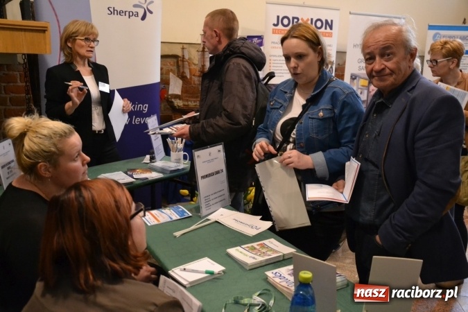 Zdjęcie w galerii na portalu naszraciborz.pl: Ogromna frekwencja na Powiatowych Targach Pracy  wiadomości z regionu