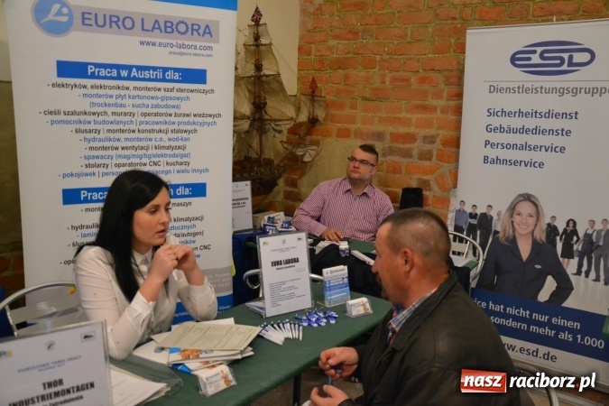 Zdjęcie w galerii na portalu naszraciborz.pl: Ogromna frekwencja na Powiatowych Targach Pracy  wiadomości z regionu