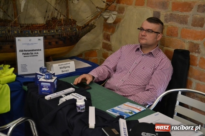 Zdjęcie w galerii na portalu naszraciborz.pl: Ogromna frekwencja na Powiatowych Targach Pracy  wiadomości z regionu