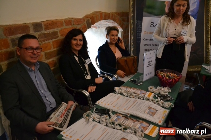 Zdjęcie w galerii na portalu naszraciborz.pl: Ogromna frekwencja na Powiatowych Targach Pracy  wiadomości z regionu