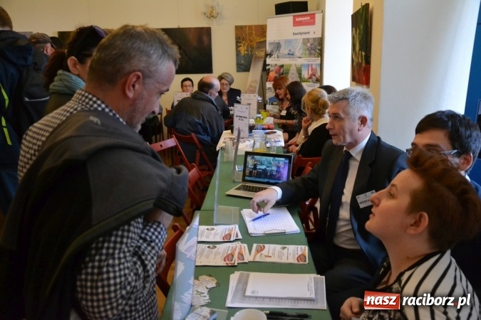 Zdjęcie w galerii na portalu naszraciborz.pl: Ogromna frekwencja na Powiatowych Targach Pracy  wiadomości z regionu