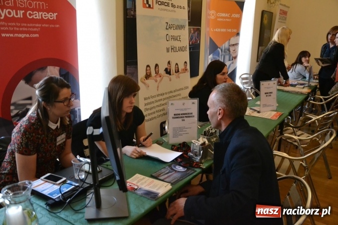 Zdjęcie w galerii na portalu naszraciborz.pl: Ogromna frekwencja na Powiatowych Targach Pracy  wiadomości z regionu