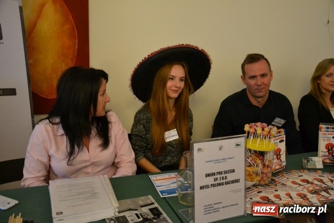 Zdjęcie w galerii na portalu naszraciborz.pl: Ogromna frekwencja na Powiatowych Targach Pracy  wiadomości z regionu