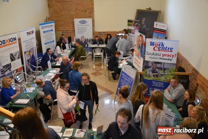 Zdjęcie w galerii na portalu naszraciborz.pl: Ogromna frekwencja na Powiatowych Targach Pracy  wiadomości z regionu