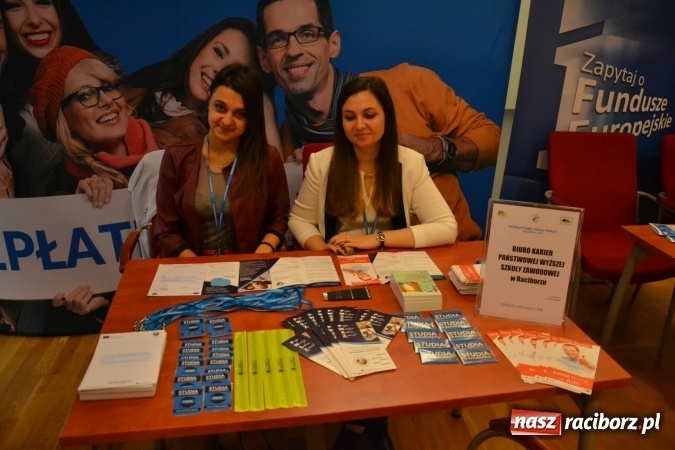 Zdjęcie w galerii na portalu naszraciborz.pl: Ogromna frekwencja na Powiatowych Targach Pracy  wiadomości z regionu