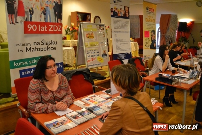 Zdjęcie w galerii na portalu naszraciborz.pl: Ogromna frekwencja na Powiatowych Targach Pracy  wiadomości z regionu