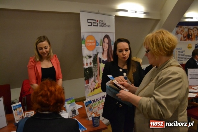 Zdjęcie w galerii na portalu naszraciborz.pl: Ogromna frekwencja na Powiatowych Targach Pracy  wiadomości z regionu