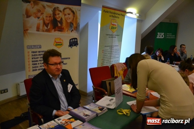 Zdjęcie w galerii na portalu naszraciborz.pl: Ogromna frekwencja na Powiatowych Targach Pracy  wiadomości z regionu