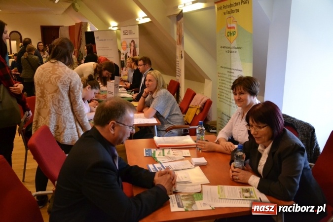 Zdjęcie w galerii na portalu naszraciborz.pl: Ogromna frekwencja na Powiatowych Targach Pracy  wiadomości z regionu