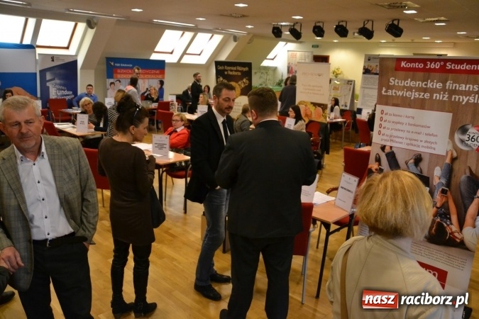 Zdjęcie w galerii na portalu naszraciborz.pl: Ogromna frekwencja na Powiatowych Targach Pracy  wiadomości z regionu