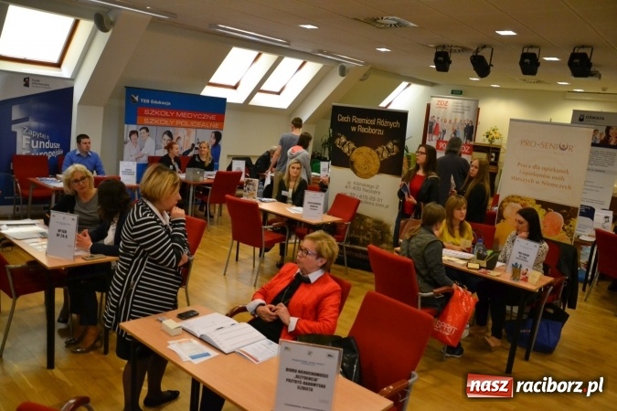 Zdjęcie w galerii na portalu naszraciborz.pl: Ogromna frekwencja na Powiatowych Targach Pracy  wiadomości z regionu