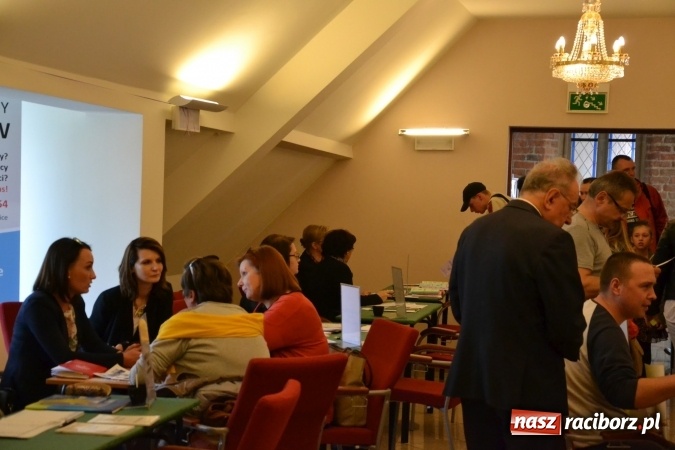 Zdjęcie w galerii na portalu naszraciborz.pl: Ogromna frekwencja na Powiatowych Targach Pracy  wiadomości z regionu