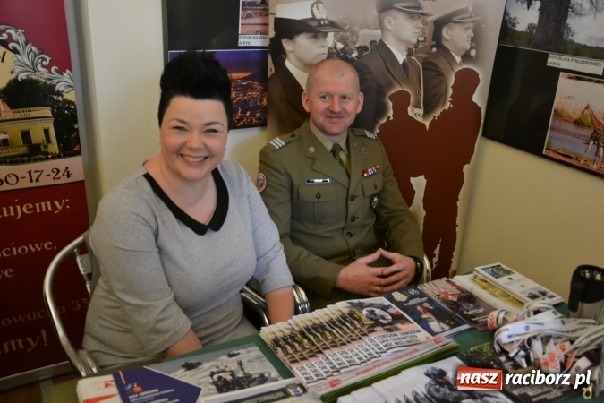 Zdjęcie w galerii na portalu naszraciborz.pl: Ogromna frekwencja na Powiatowych Targach Pracy  wiadomości z regionu