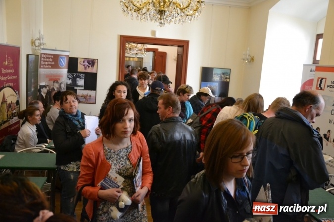 Zdjęcie w galerii na portalu naszraciborz.pl: Ogromna frekwencja na Powiatowych Targach Pracy  wiadomości z regionu