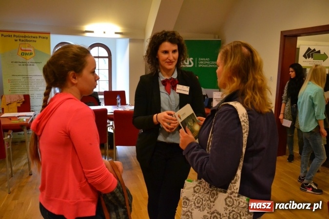 Zdjęcie w galerii na portalu naszraciborz.pl: Ogromna frekwencja na Powiatowych Targach Pracy  wiadomości z regionu