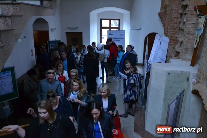 Zdjęcie w galerii na portalu naszraciborz.pl: Ogromna frekwencja na Powiatowych Targach Pracy  wiadomości z regionu