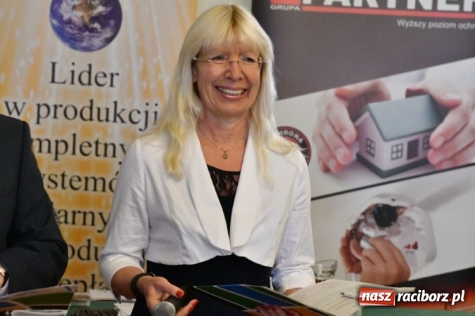 Zdjęcie w galerii na portalu naszraciborz.pl: EKO-OKNA S.A. potrzebują jeszcze 300 pracowników wiadomości z regionu