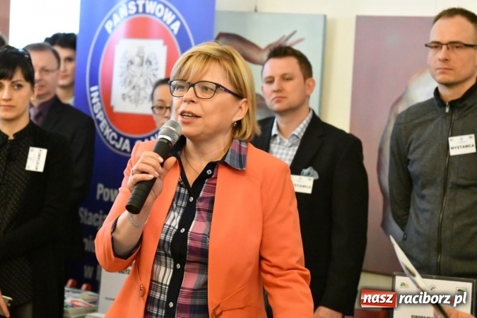 Zdjęcie w galerii na portalu naszraciborz.pl: EKO-OKNA S.A. potrzebują jeszcze 300 pracowników wiadomości z regionu