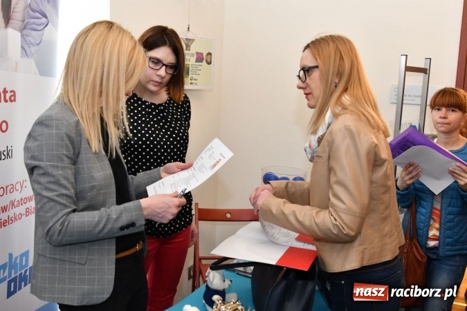 Zdjęcie w galerii na portalu naszraciborz.pl: EKO-OKNA S.A. potrzebują jeszcze 300 pracowników wiadomości z regionu