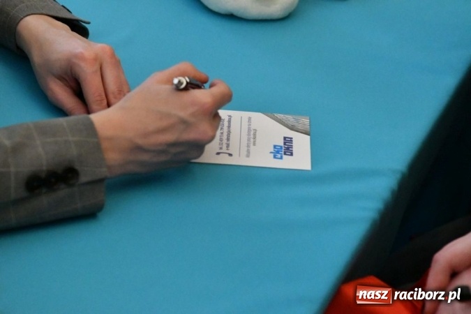 Zdjęcie w galerii na portalu naszraciborz.pl: EKO-OKNA S.A. potrzebują jeszcze 300 pracowników wiadomości z regionu