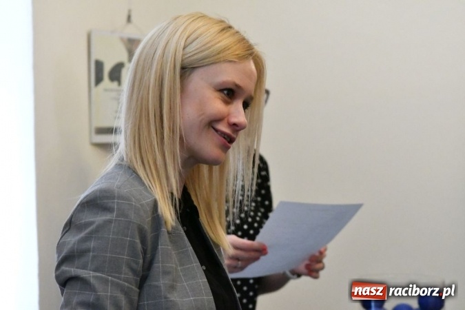 Zdjęcie w galerii na portalu naszraciborz.pl: EKO-OKNA S.A. potrzebują jeszcze 300 pracowników wiadomości z regionu